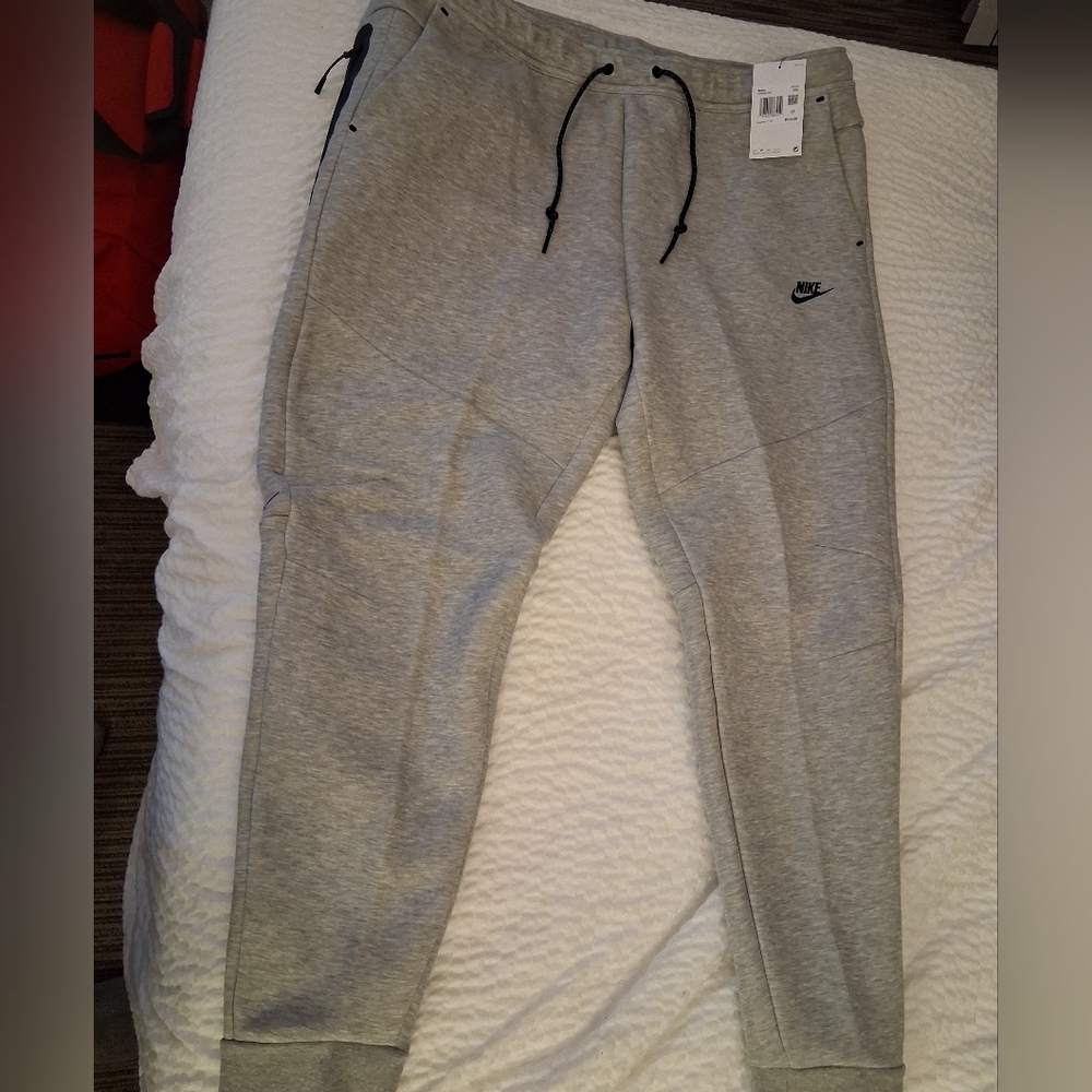 Nike Tech Men's XXL Fleece Joggers NWT